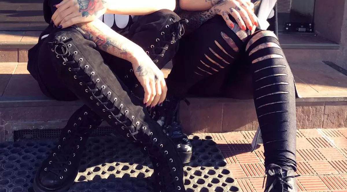 Aşa arată cea mai tatuată femeie din Europa! Dj. Wanda a adus-o în România! “ Vreau să îmi măresc sânii şi buzele “