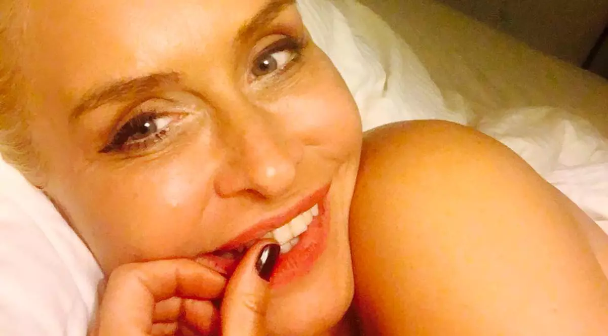 Aşa arată fără pic de machiaj! Uite ca face Vica pentru a-şi menţine tenul tânăr!