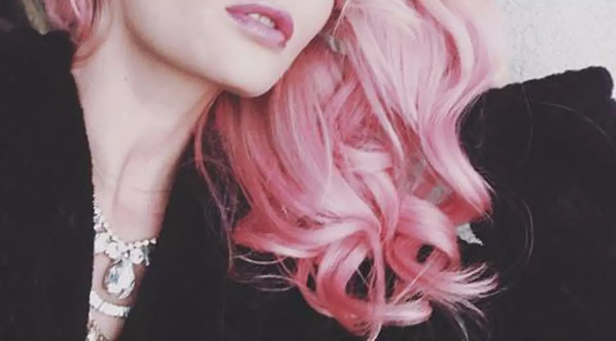 Delia, victimă pe internet! Infractorii îşi bat joc de imaginea ei!