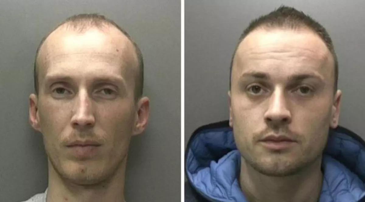 Au furat zeci de telefoane în timpul unui concert. Cum au fost prinși doi români din Marea Britanie