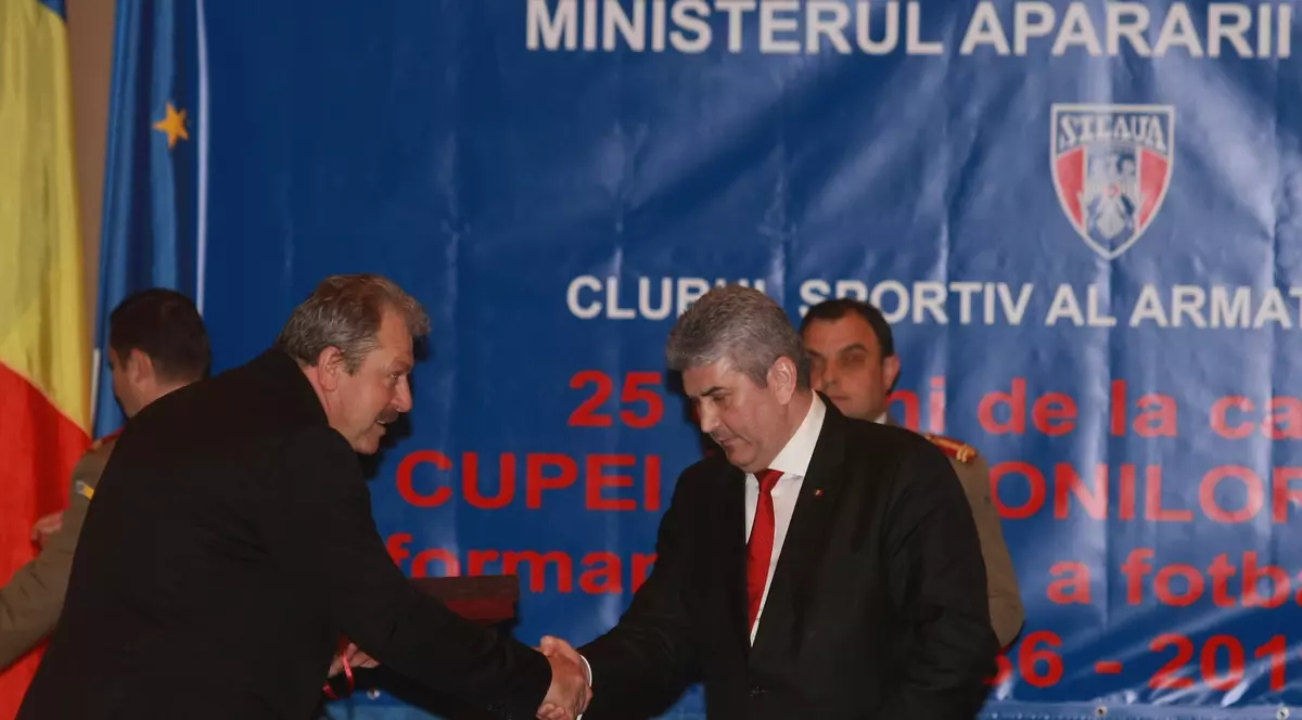 Fostul ministru Gabi Oprea a ”potcovit” o bază sportivă pentru agenții săi! Oprea a dat, Oprea a luat!