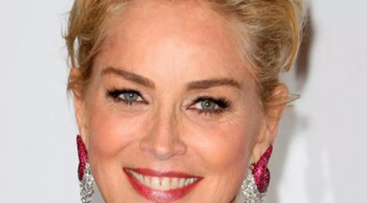 La 59 de ani, Sharon Stone arată incredibil în costum de baie - FOTO ÎN ARTICOL