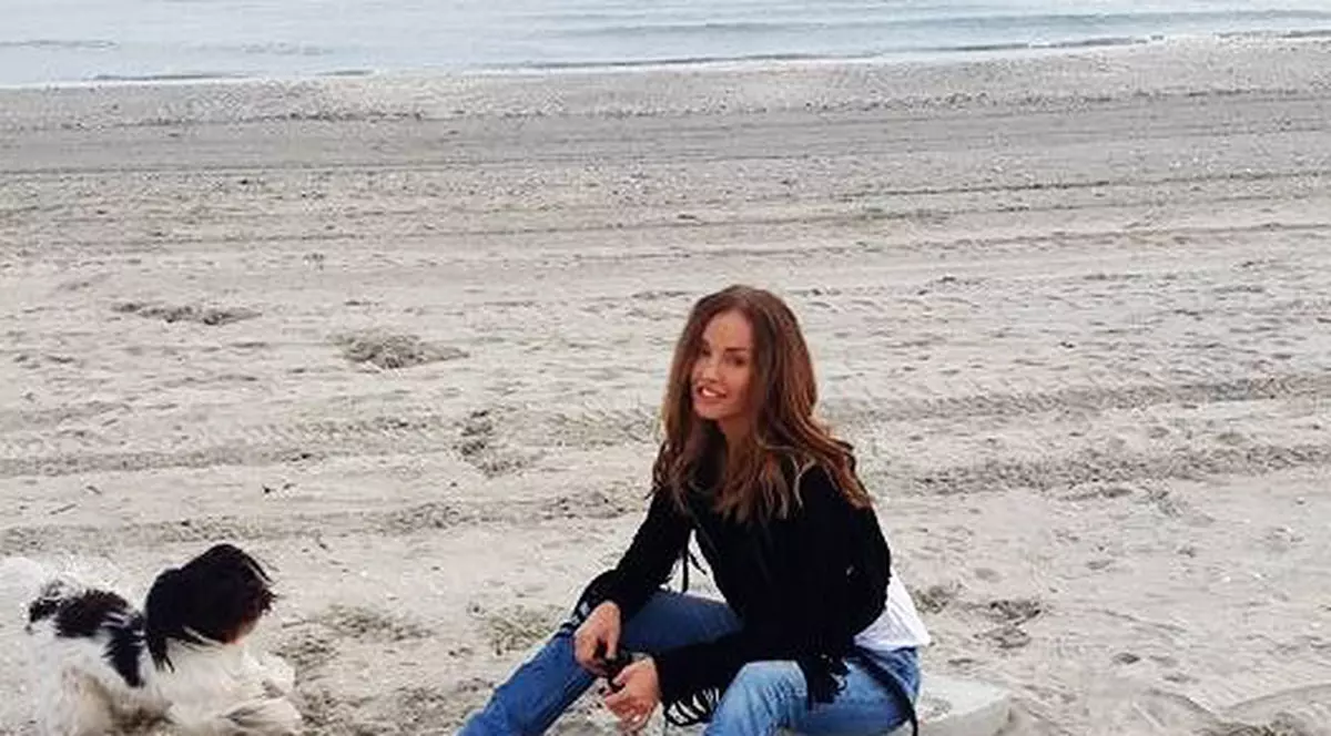 Tania Budi, în sutien la 47 de ani! Au rămas mască!  “Îţi place să te joci cu focul”