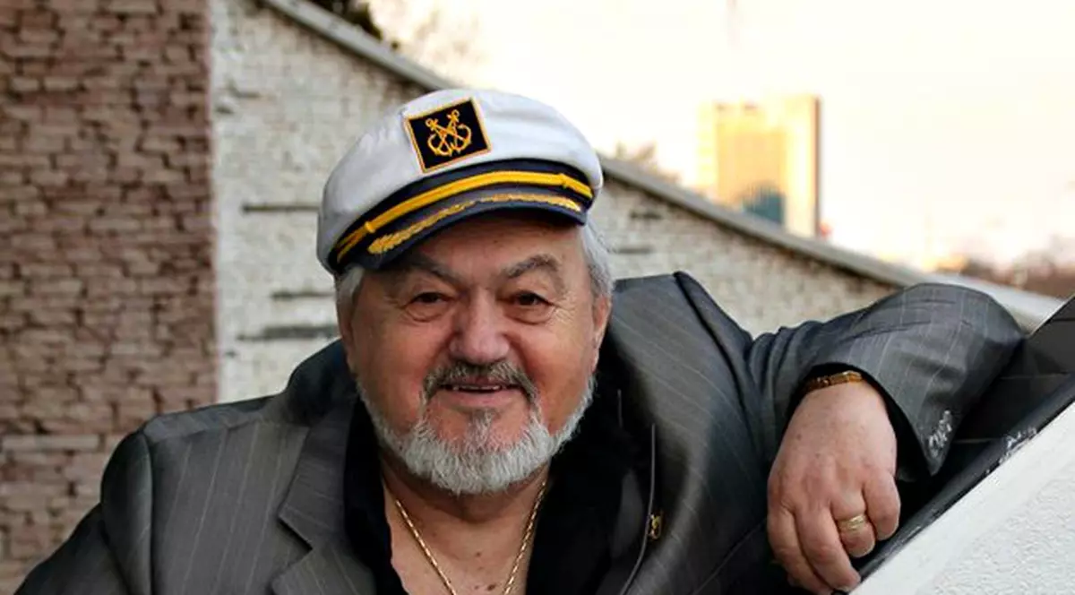 La aproape 82 de ani scoate un nou album de dans! Solistul român este la un pas de Cartea Recordurilor