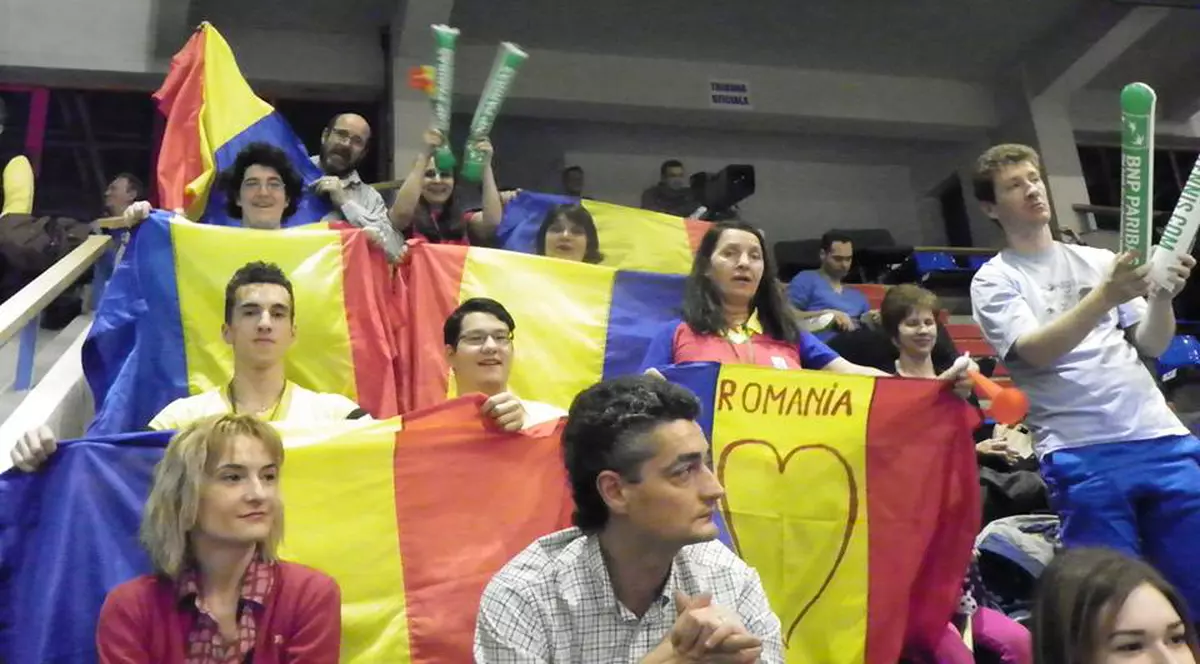 Cupa Davis: România - Slovenia 2-0. Adi Ungur, care nu câștigase niciun meci în 2016, a fost protagonistul unei partide-maraton, în care a revenit de la 0-2 la seturi și a salvat o minge de meci! GALERIE FOTO