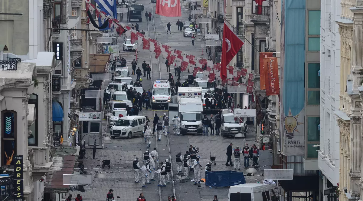 Atentat sinucigaș la Istanbul. Un român s-a aflat în apropiere de locul exploziei: "Ne-am refugiat în cel mai apropiat hotel. Suntem blocați psihologic"