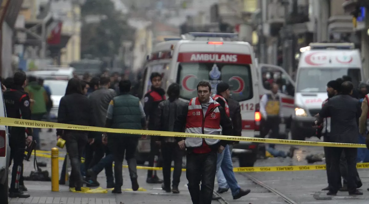 Atentat sinucigaş la Istanbul! Cel puțin 5 morți și 36 de răniți în urma unei explozii. Mai mulți străini, printre victime / GALERIE FOTO