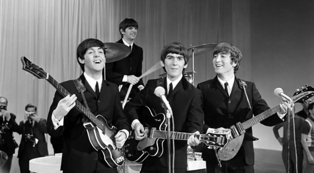 A murit George Martin, producătorul formației Beatles!