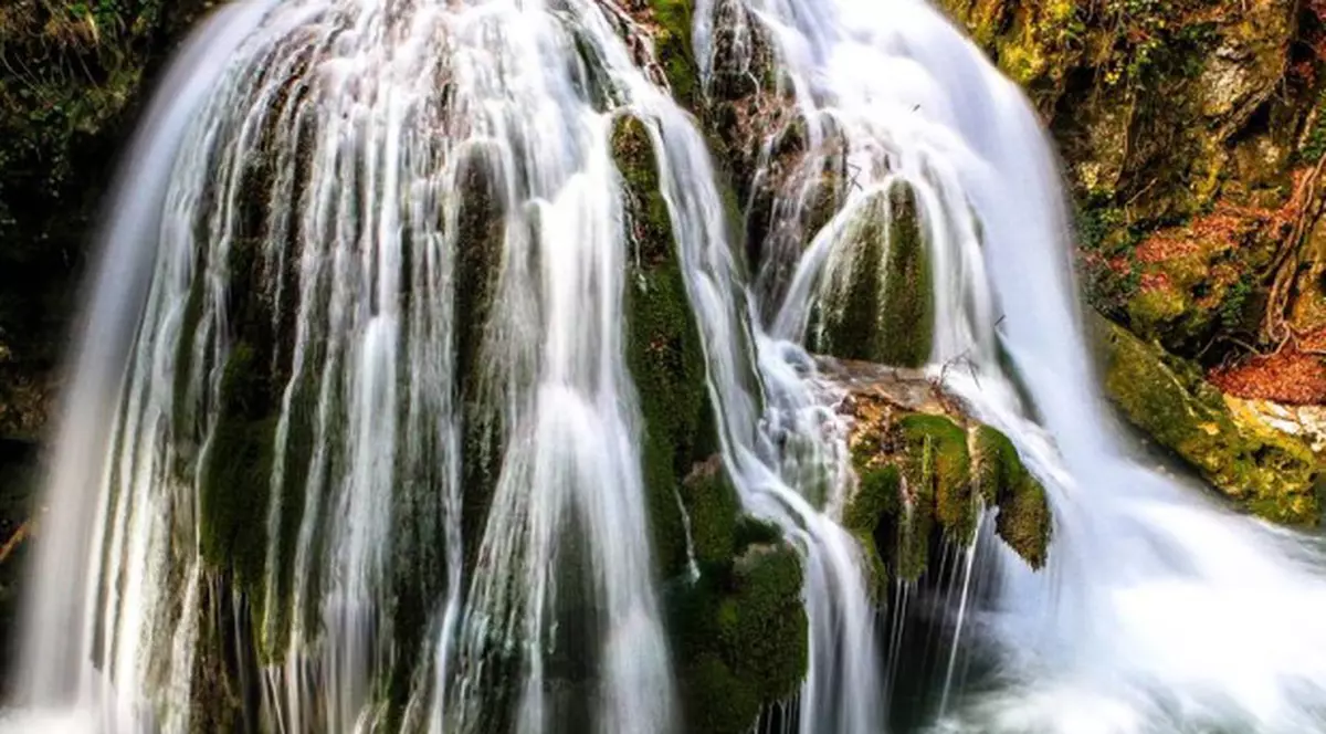 Imagini impresionante de la Cascada Bigăr după topirea zăpezii