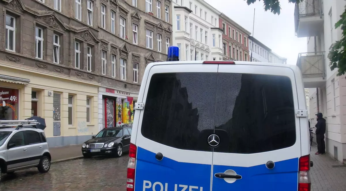 Alertă cu bombă la ambasada SUA din Berlin! Un bărbat a intrat cu un bagaj suspect!