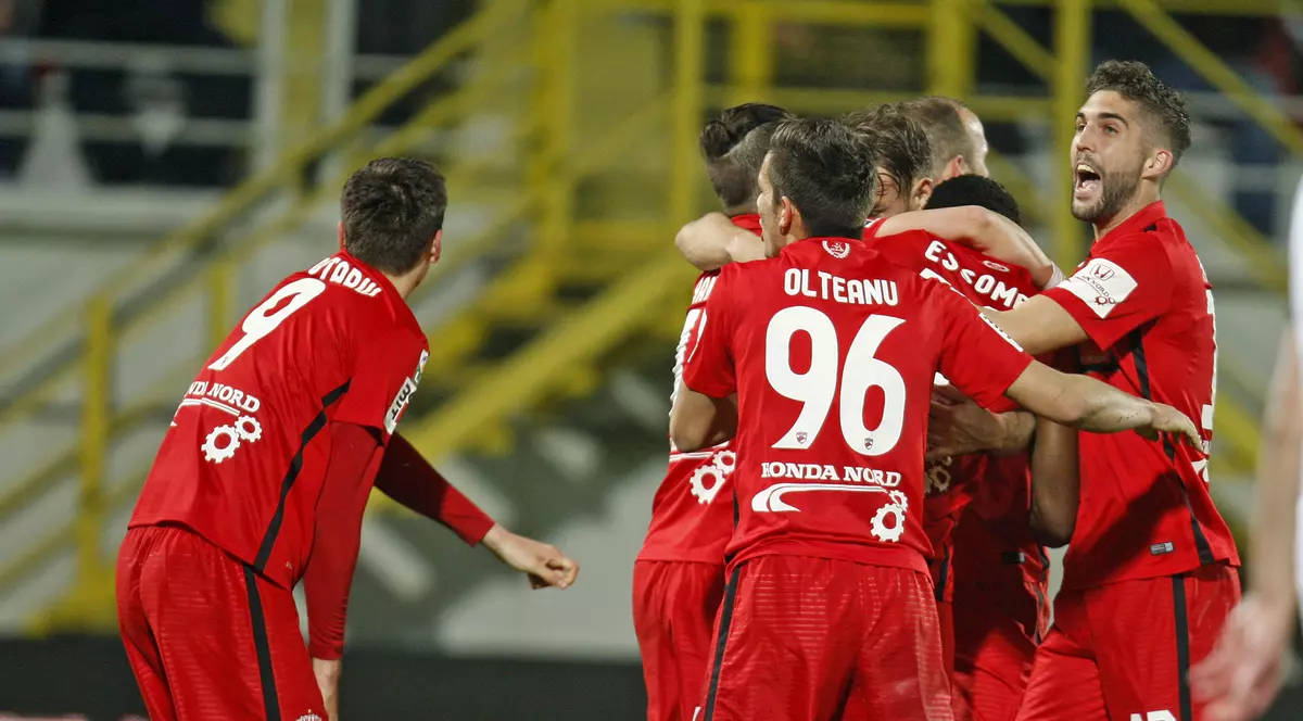 ”Reghe”, atac la Dinamo: ”Va fi un fals mare dacă Dinamo va juca în Europa”. Reacția ”câinilor”: ”FCSB, statut neclar, un fals”