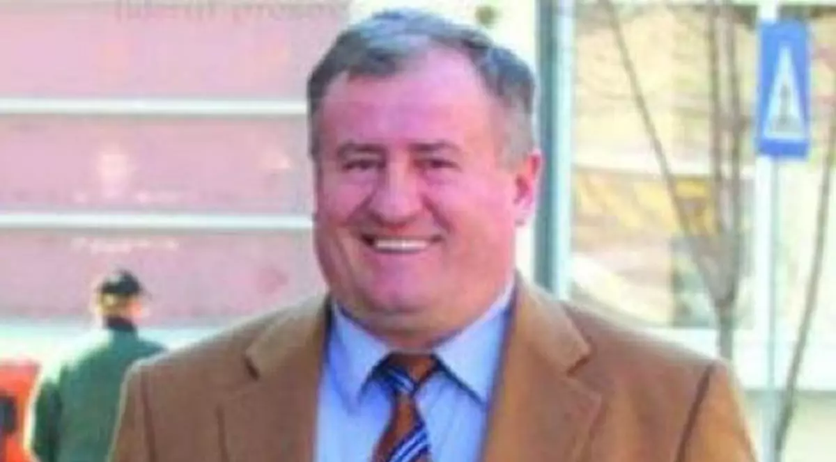 Scandalos! Exclus din partid pentru că a scuipat și înjurat o bătrână, acum candidează la primărie!