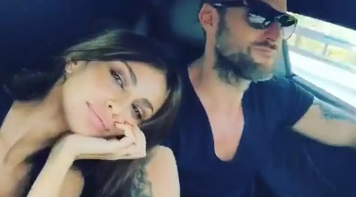 Mădălina Ghenea, sărut pasional cu noul iubit, în maşină. E îndrăgostită până peste cap de el | VIDEO