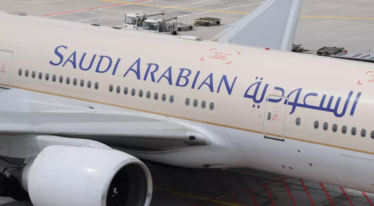 Pilotul unui avion de pasageri a murit în timpul zborului