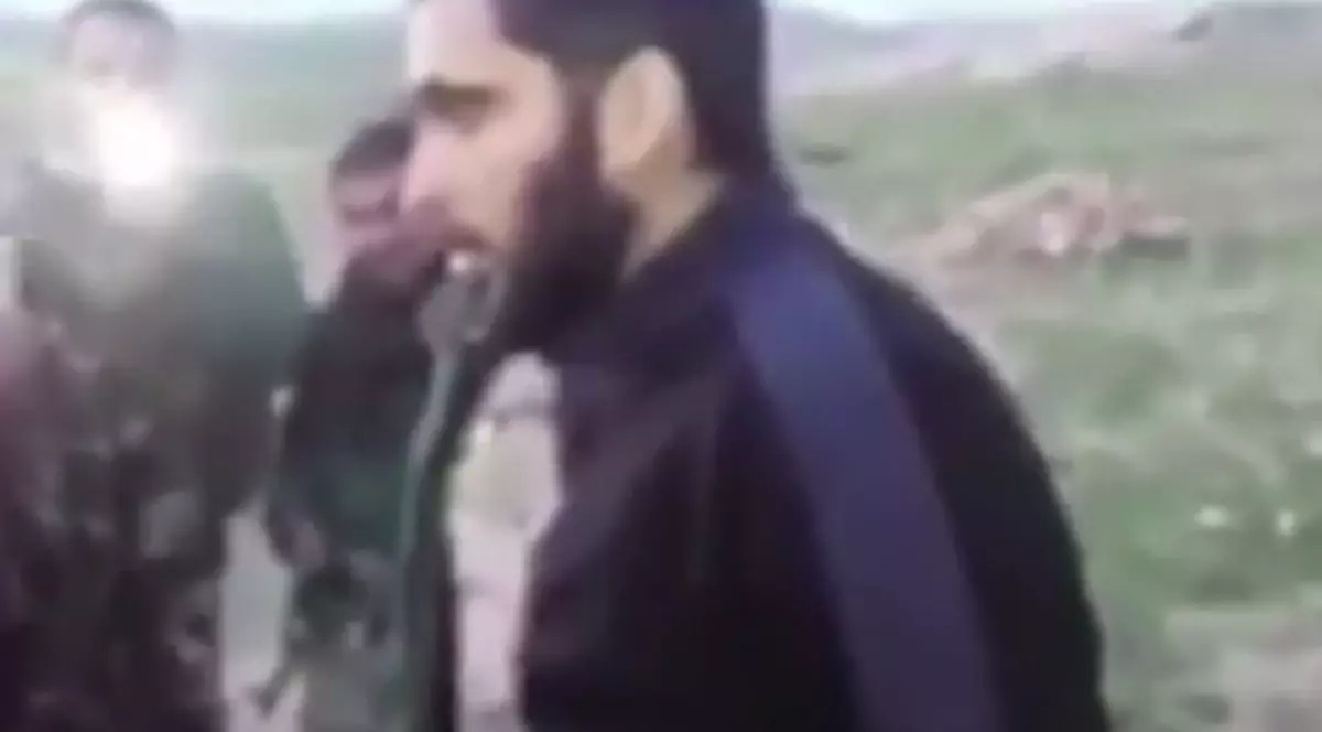 Momentul în care un jihadist din ISIS este capturat de kurzi. Cum a răspuns la întrebarea "De unde eşti?" | VIDEO