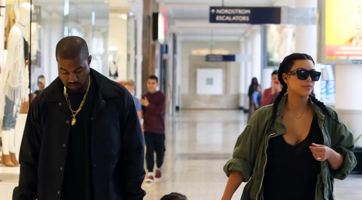 Kim Kardashian a confirmat, oficial, că așteaptă al treilea copil cu mamă surogat