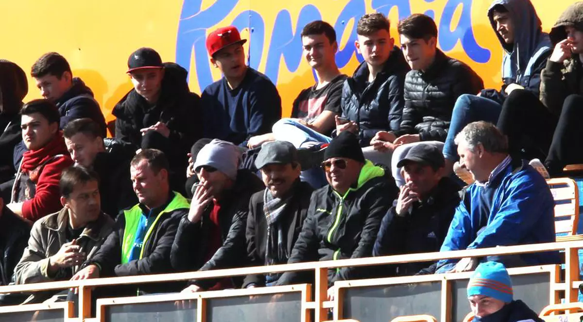 Așa tată, așa fiu! Andrei Marc n-are de la cine să învețe cum stă treaba cu profesionismul. Tatăl său a jucat pentru o echipă de blatiști și era prieten cu sticla de whisky