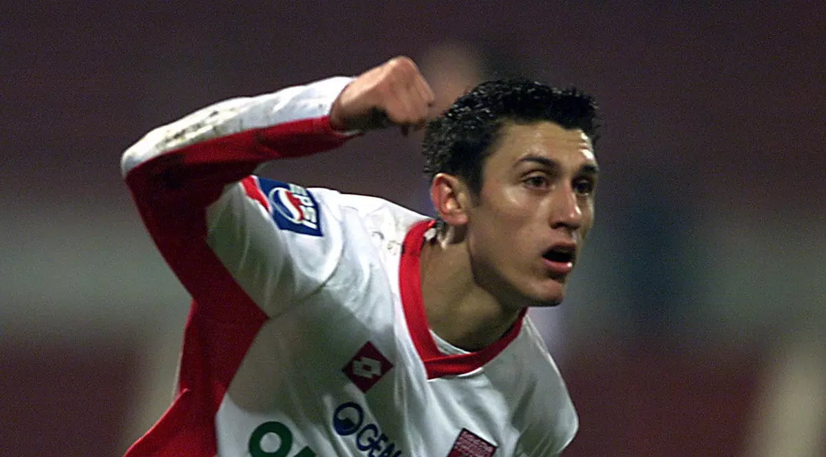 Liga 1, etapa 1, play-off: Dinamo - Steaua (duminică, ora 20.30, Digi, Dolce, Look). ^Ciprian Marica va fi cel mai fluierat fotbalist de pe teren