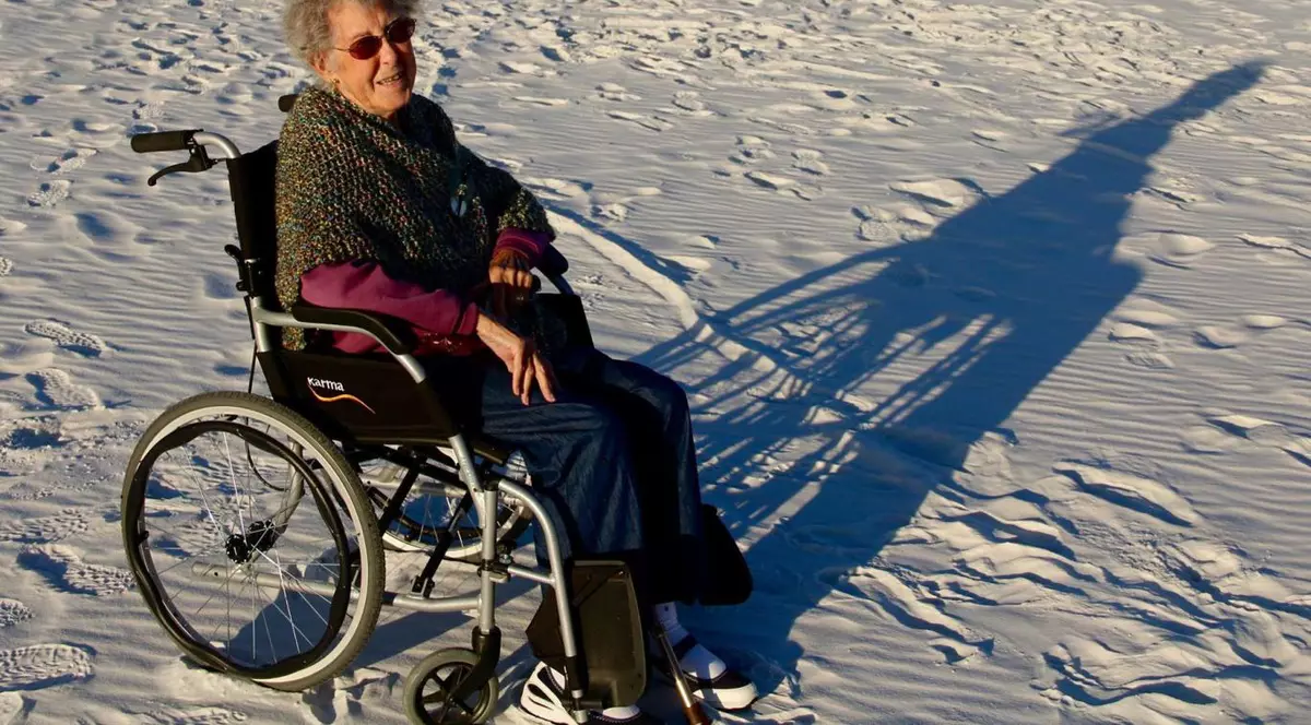 A aflat că are cancer, dar a refuzat orice tratament. Ce a decis o femeie de 90 de ani să facă în schimb