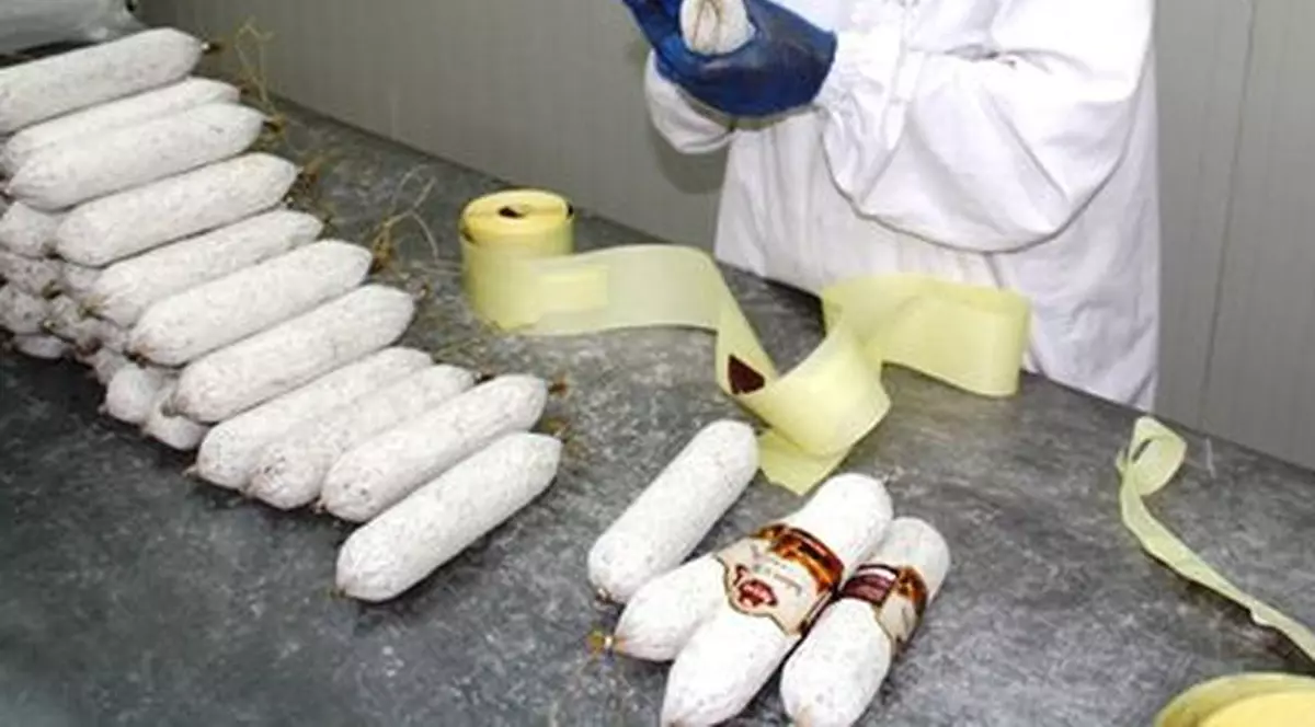 Salamul de Sibiu a devenit oficial produs de Indicație Geografică Protejată