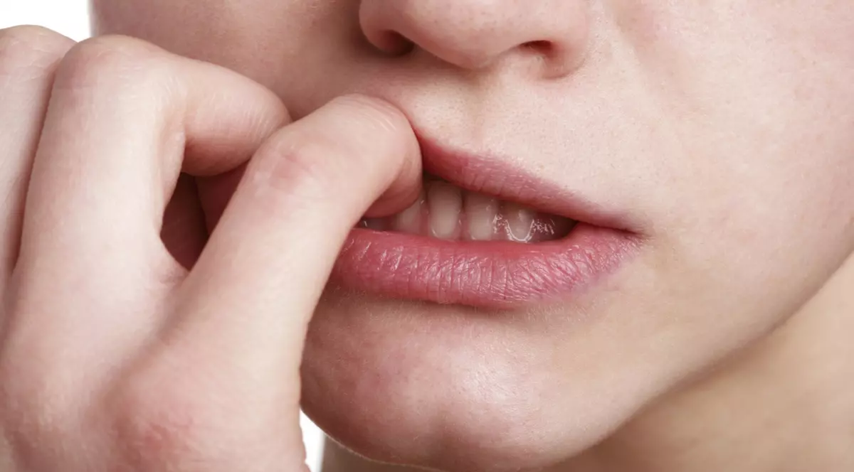 Rosul unghiilor, un obicei care poate fi fatal