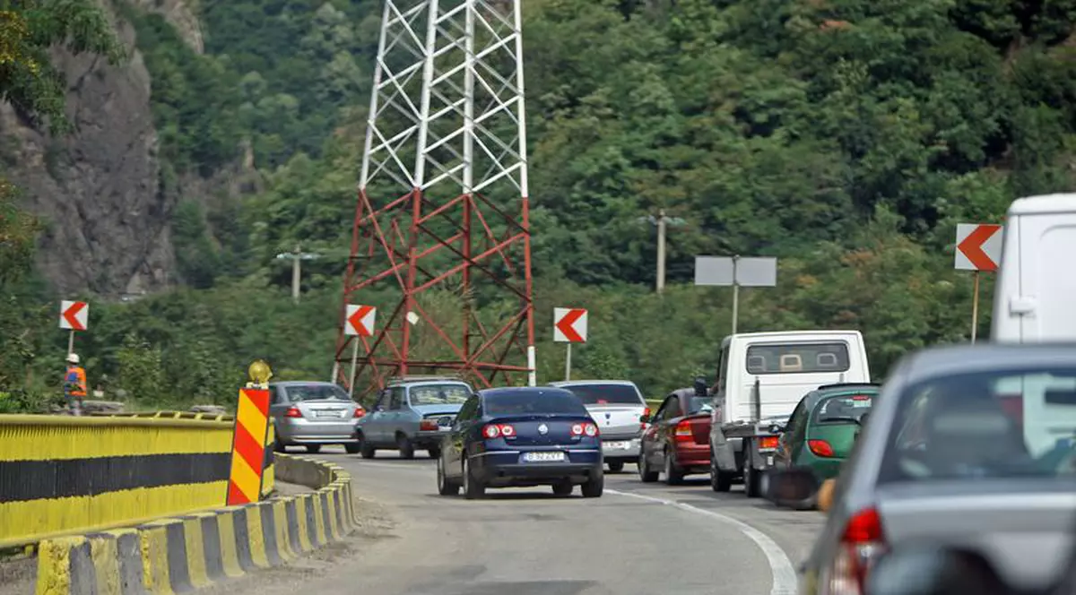 Trafic de coșmar pe Valea Oltului