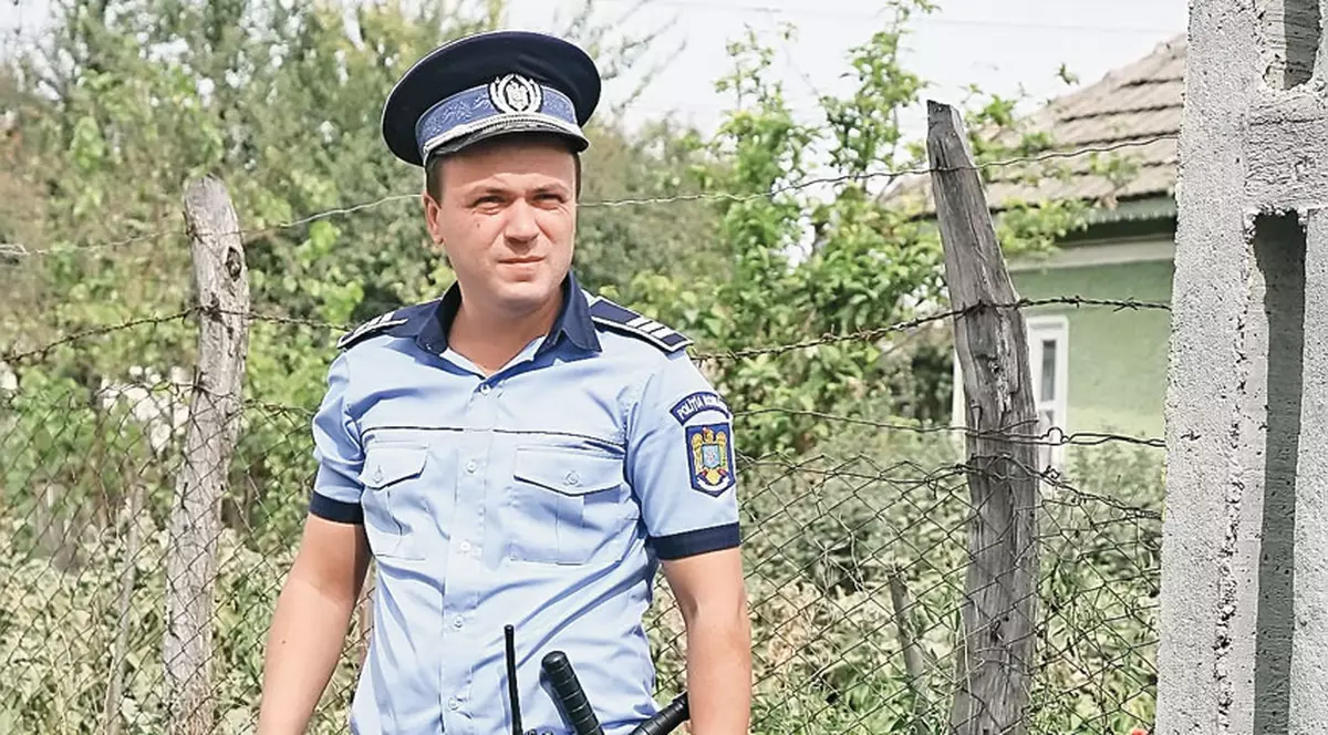 Polițistul Robi este adevăratul «tată» al serialului «Las Fierbinți» | INTERVIU