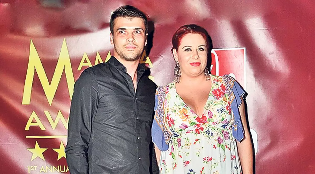 FOTO EXCLUSIV/ Certurile de acasă i-au pus capac soțului Oanei Roman. I-a picat părul din cauza stresului