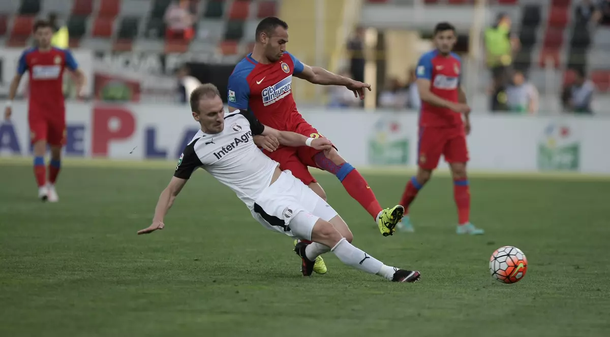 Cupa Ligii, semifinale: Astra - Steaua 0-2 (în tur: 0-1). ”Dublă” Bawab! Ioniță a ratat un 11 m. Accidentare-horror Muniru: e la spital, cu multiple fracturi la față! | VIDEO