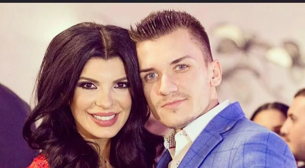 Gravidă în ultimul trimestru, Andreea Tonciu şi-a schimbat look-ul. Îi stă bine?