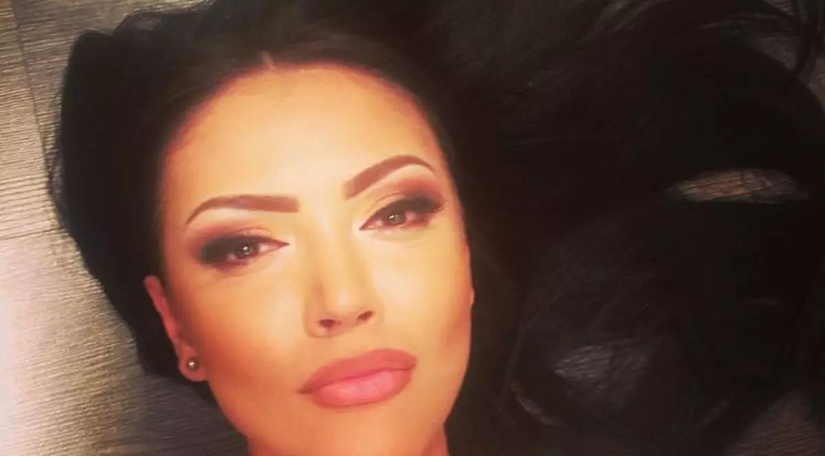 Imagine de mii de like-uri. Andreea Mantea, nespus de fericită cu băieţelul ei în braţe. David va împlini, în curând, un an