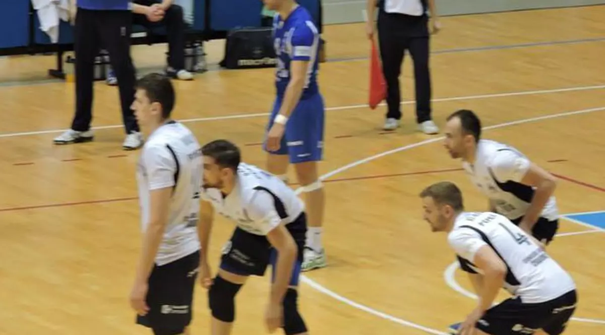 România poate înscrie două echipe în viitoarea ediție a Ligii Campionilor la volei. Dar sunt bani?