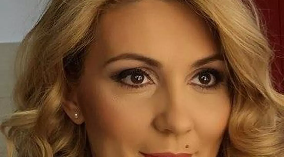 Ce se întâmplă, de fapt, în pauzele de publicitate. Prezentatoarea TV Paula Rusu lămureşte "misterul"