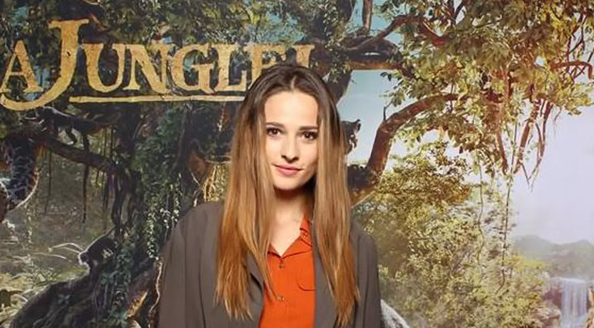 VIDEO EXCLUSIV / O actriță super cunoscută de la noi s-a pregătit un an pentru convertire! Și-a schimbat religia la 14 ani, cu acordul părinților