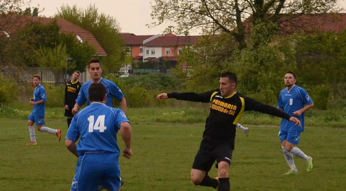 Fostul internațional Zeno Bundea joacă fotbal în liga a IV-a: “Mă simt bine şi asta se vede în evoluţiile mele”
