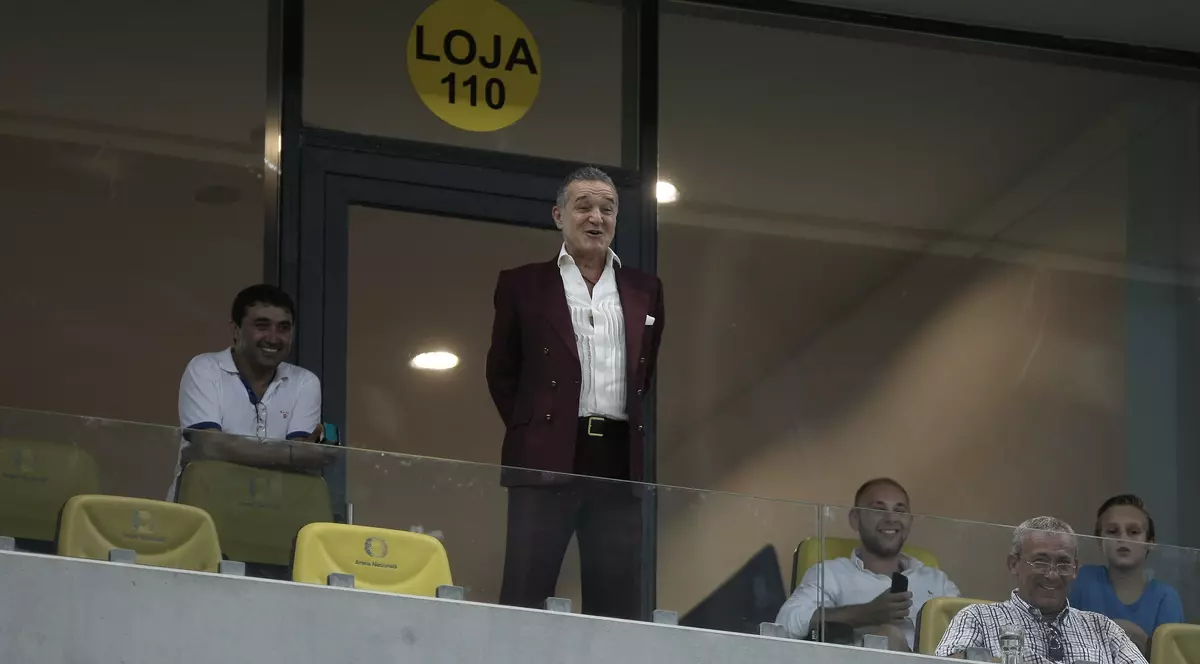 Ce a spus azi Gigi Becali despre plecarea lui Reghecampf de la Steaua: ”Să nu se mai gândească!”