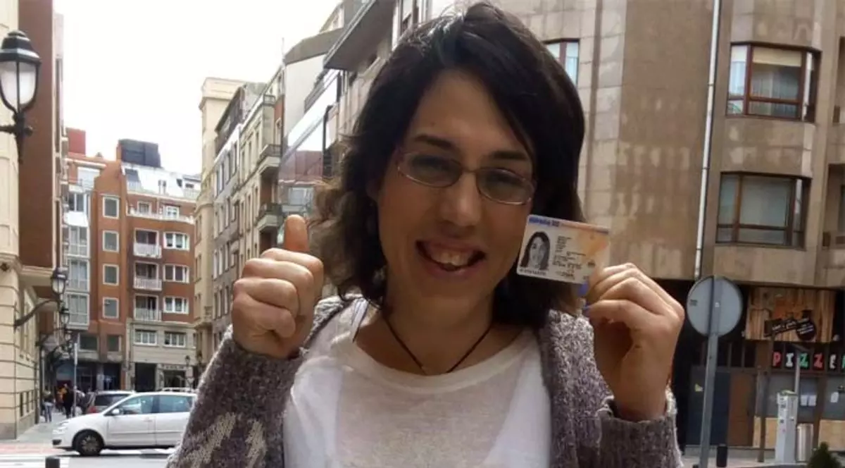 Izaro Antxia este primul fotbalist transsexual recunoscut oficial în Spania / FOTO și VIDEO