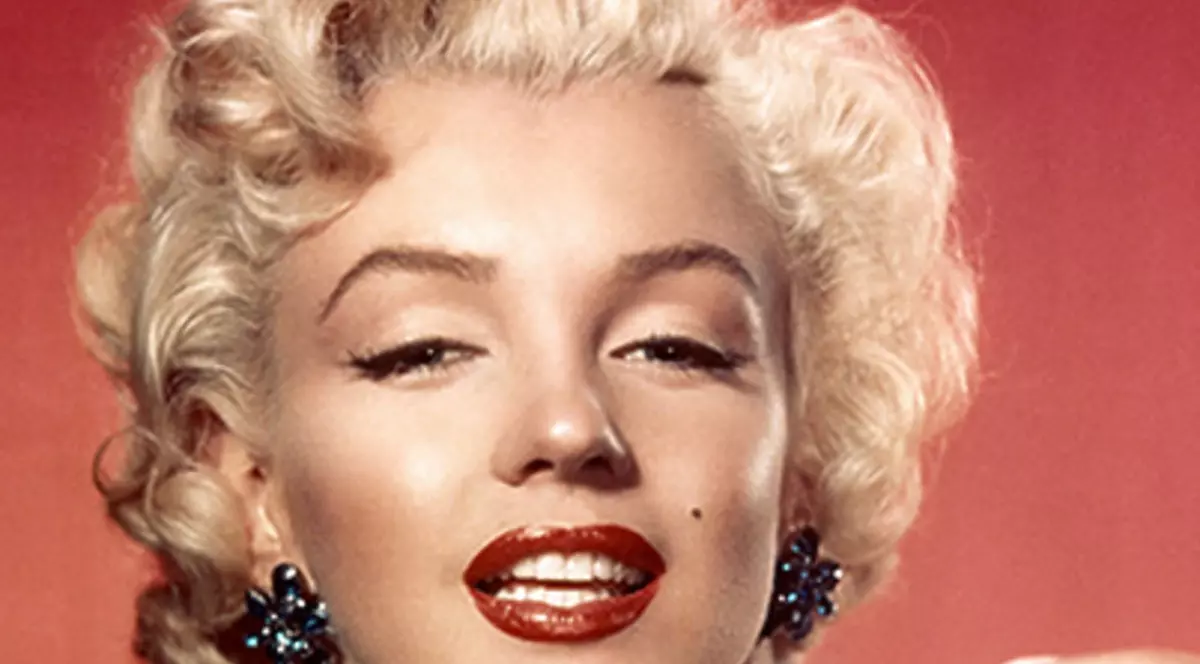 Marilyn Monroe fără fard! Fotografiată de iubitul ei, la 20 de ani!