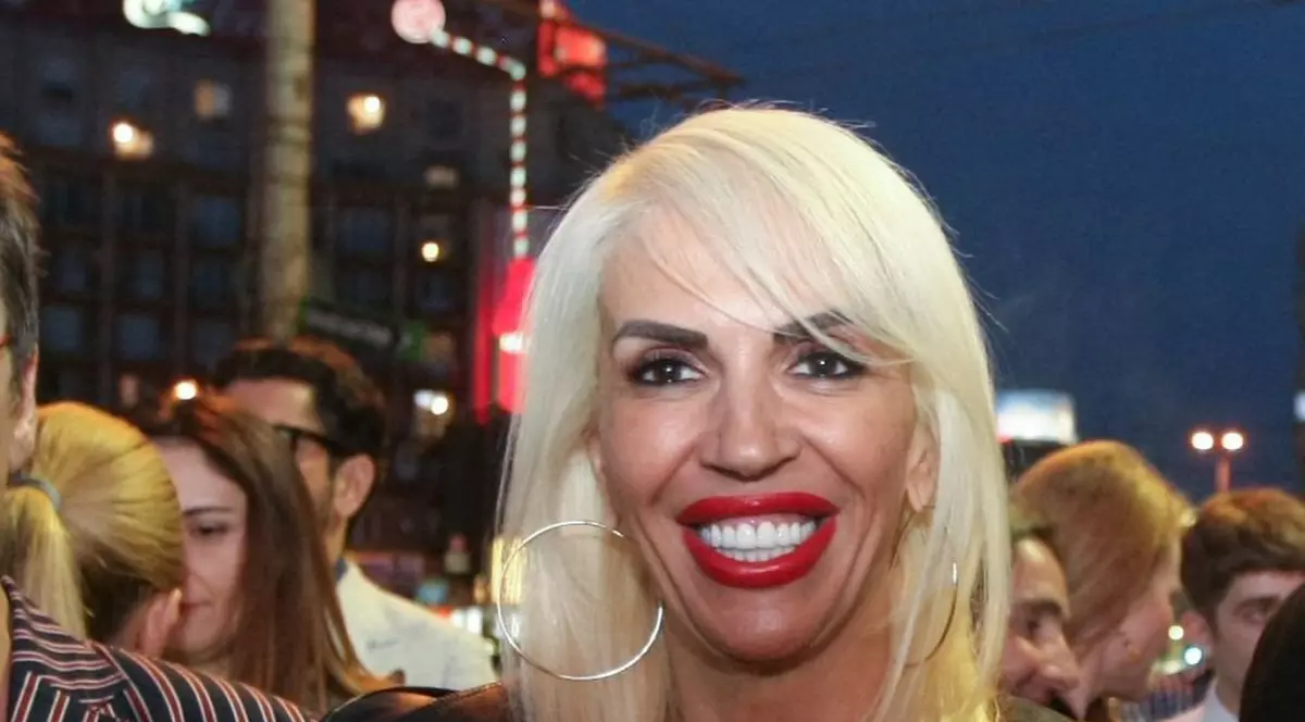VIDEO EXCLUSIV/ Raluca Bădulescu are o dietă-șoc de când și-a tăiat stomacul! Mănâncă de 10 ori pe zi
