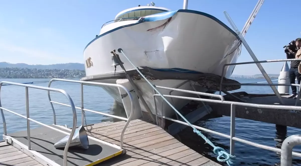 Accident în Elveția! O ambarcațiune a lovit un ponton. Cel puțin zece oameni au fost răniți