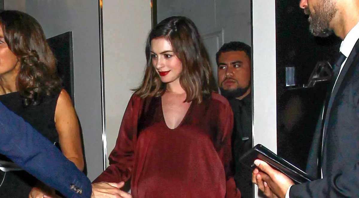 Anne Hathaway a devenit mămică pentru prima oară! A născut un băiețel!