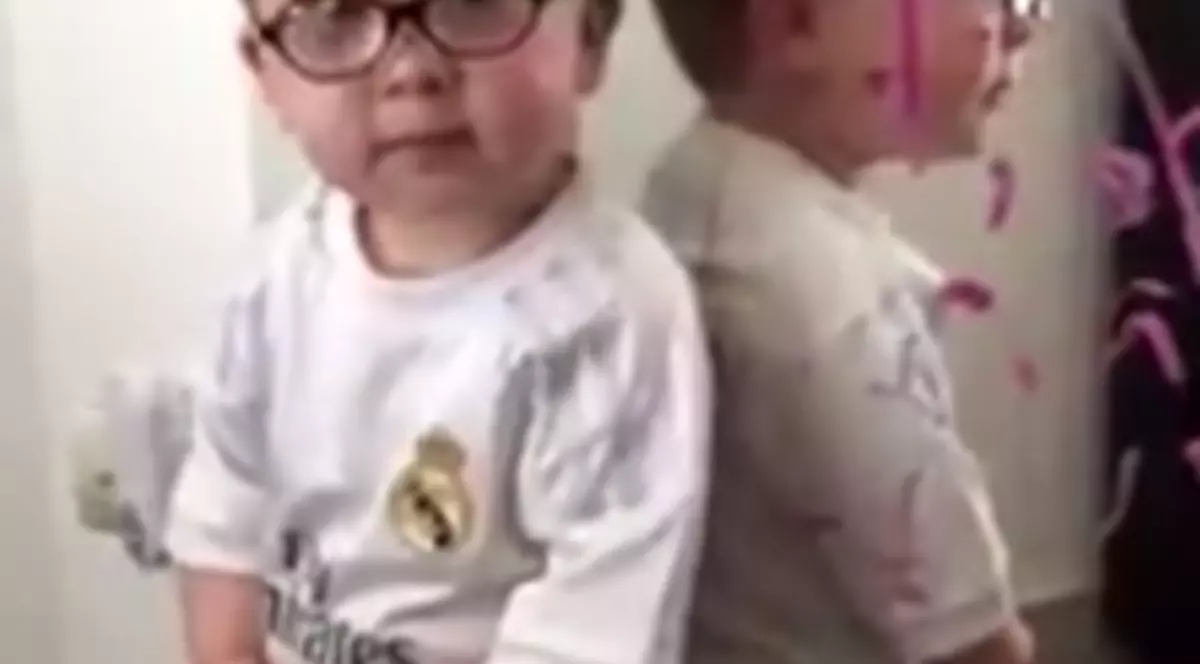 REACȚIA ADORABILĂ a unui băiețel de doi ani, după o boacănă. Pe cine a dat vina | VIDEO