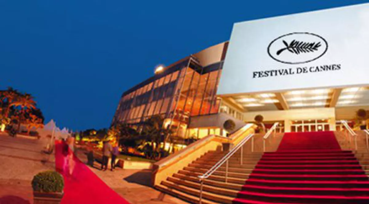 Cannes 2016: Coproducțiile românești "Câini" și "Toni Erdmann" au câștigat premii la celebrul festival