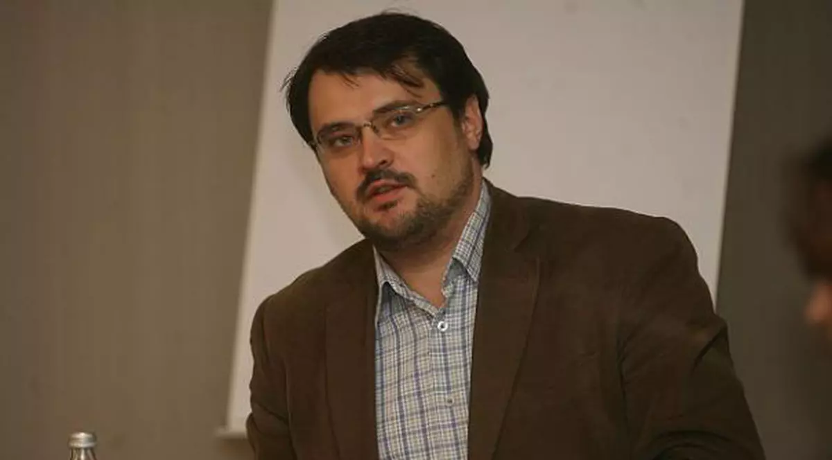 Alegeri parlamentare 2016. Cristian Ghinea îşi anunţă plecarea din Guvern. Surse: Va candida la alegerile parlamentare pe listele Uniunii Salvaţi România