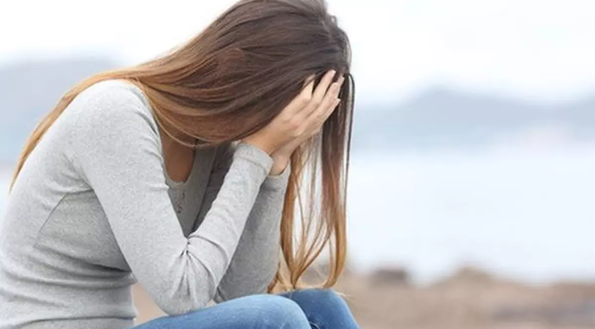 Adolescentă de 17 ani, sechestrată timp de trei zile şi violată de iubit