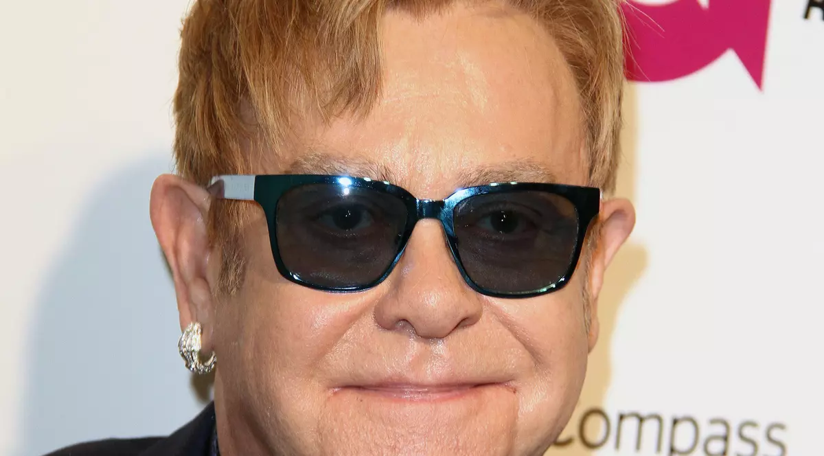 Elton John va fi premiat pentru lupta contra HIV