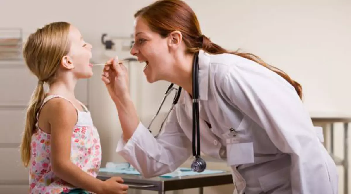 Amigdalita şi otita, două afecțiuni ce pot provoca complicații grave!