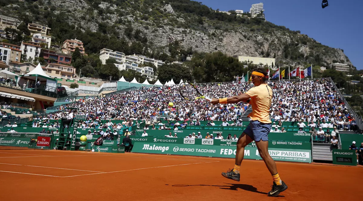 Rafael Nadal, calificat în turul III la Monte Carlo. Ibericul a purtat încălțări speciale, în onorea unui mare sportiv!  FOTO ÎN ARTICOL