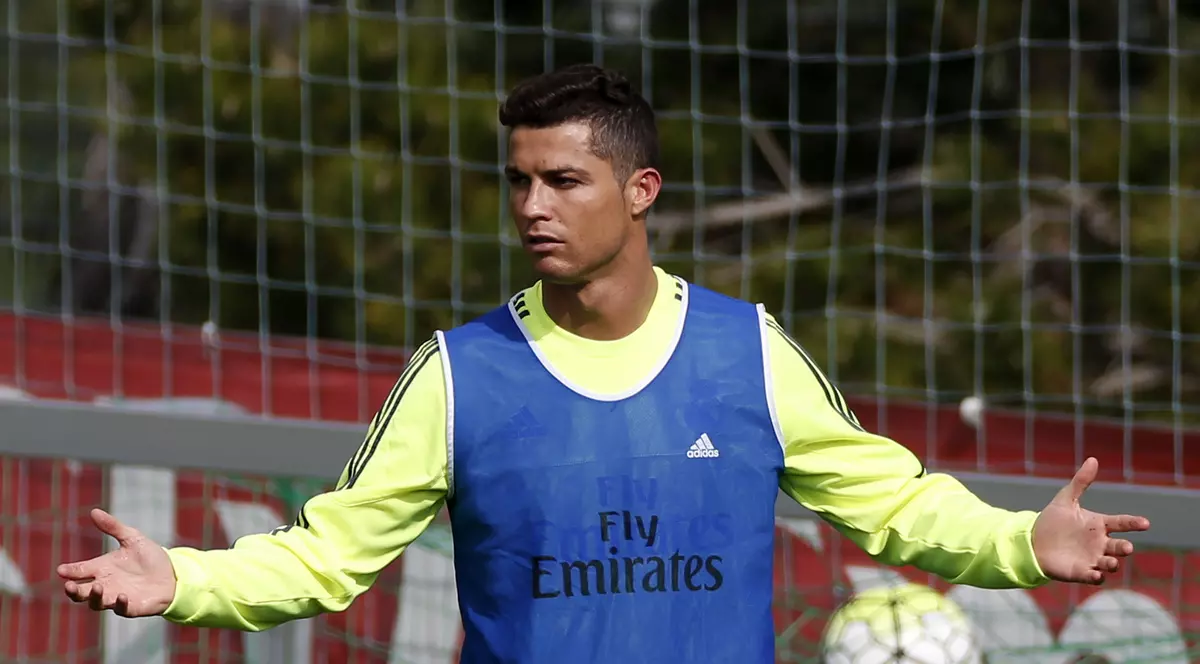 Cristiano Ronaldo s-a săturat de Madrid. Atacantul vrea să joace într-o altă capitală din Europa