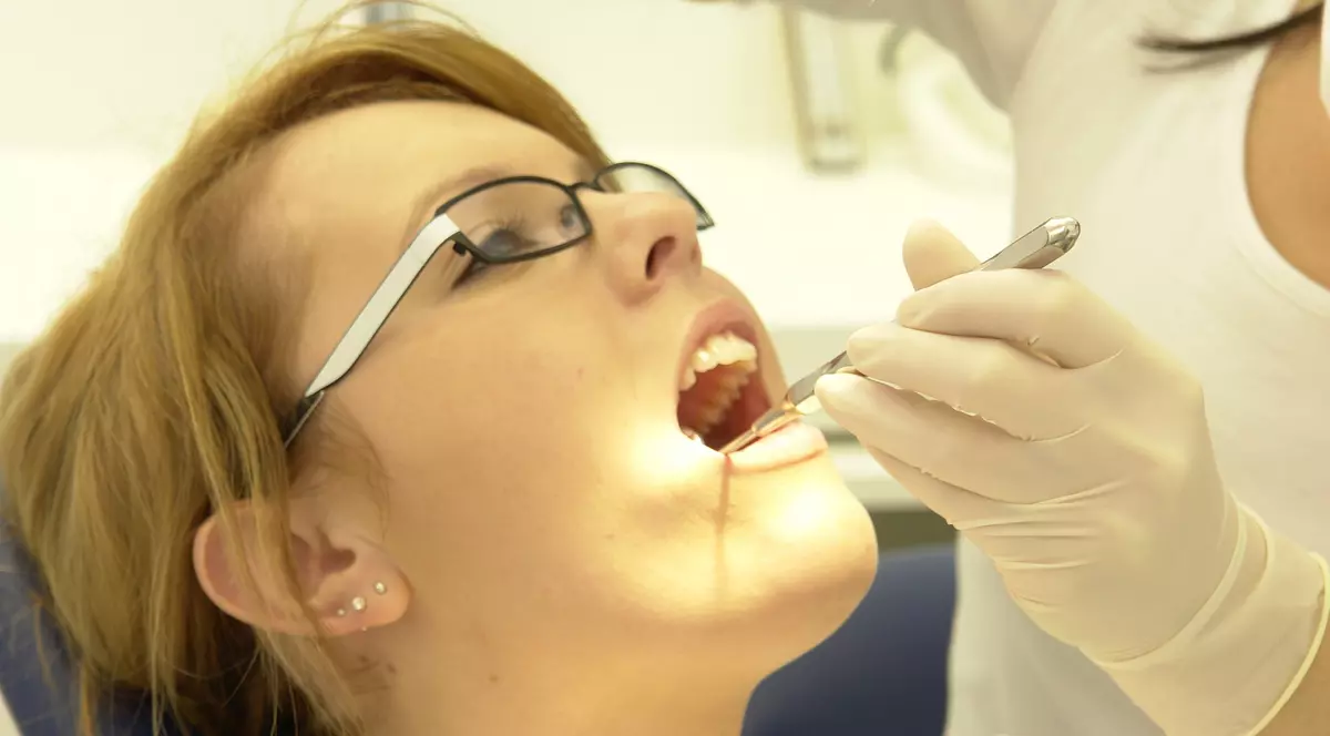 Dentistul "măcelar" a fost condamnat la închisoare. A mutilat peste 120 de pacienți